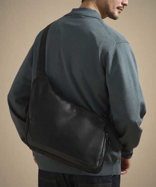 TAKEO KIKUCHI / タケオキクチ ショルダーバッグ | 【ペットボトル、ガジェット収納】エディターズショルダー（ブラック(019)）