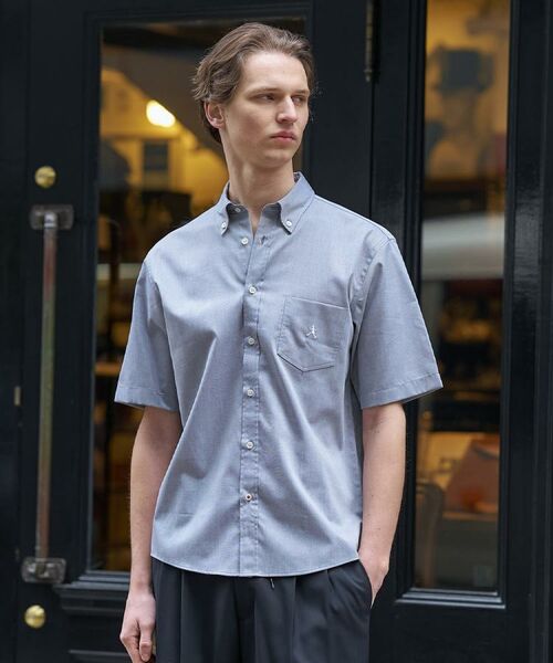 TAKEO KIKUCHI / タケオキクチ シャツ・ブラウス | 【BOWLER HAT LABEL】ボーラーハットウォーカー刺繍 半袖ボタンダウンシャツ（チャコールグレー(013)）