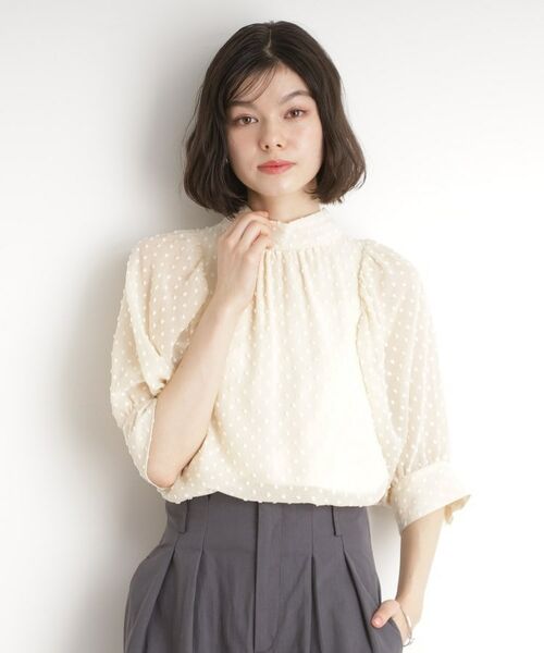 THE SHOP TK/ザ ショップ ティーケー ドットジャカードブラウス【洗える】 グレージュ(050) 13(L) THE SHOP TK/ザ ショップ ティーケー ドットジャカードブラウス【洗える】 グレージュ(050) 13(L)