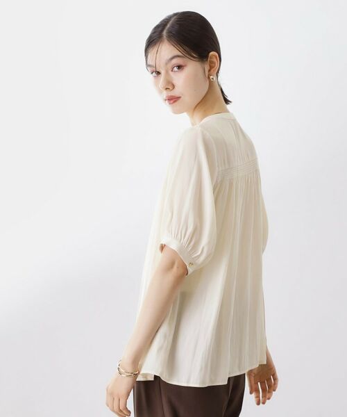 THE SHOP TK / ザ ショップ ティーケー シャツ・ブラウス | 【インしなくも決まる】サテンギャザー5分袖ブラウス | 詳細1