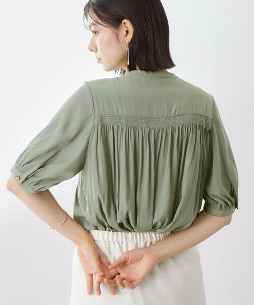 THE SHOP TK / ザ ショップ ティーケー シャツ・ブラウス | 【インしなくも決まる】サテンギャザー5分袖ブラウス | 詳細6