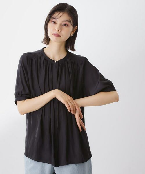 THE SHOP TK / ザ ショップ ティーケー シャツ・ブラウス | 【インしなくも決まる】サテンギャザー5分袖ブラウス | 詳細9