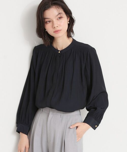 THE SHOP TK / ザ ショップ ティーケー シャツ・ブラウス | ヴィンテージサテンギャザーブラウス（ネイビー(094)）