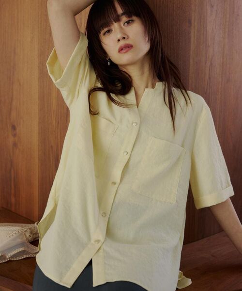 THE SHOP TK / ザ ショップ ティーケー シャツ・ブラウス | 【二の腕カバー】ダブルポケット金ボタン 5分袖シャツ(イエロー(031))