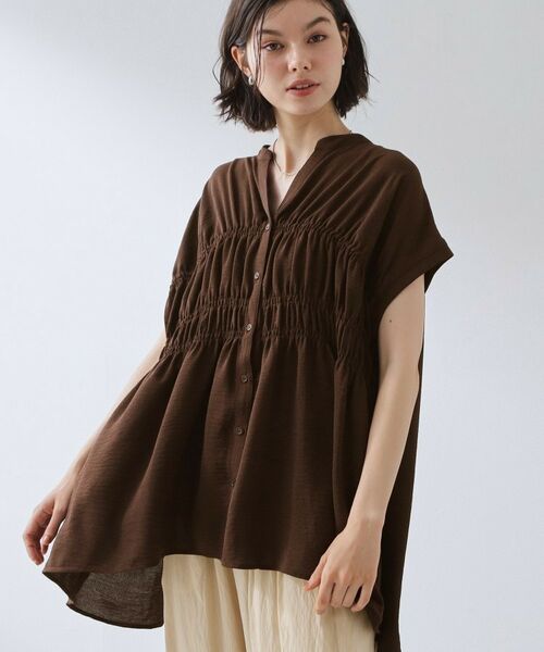 THE SHOP TK / ザ ショップ ティーケー シャツ・ブラウス | 【夏に嬉しい機能つき】ひんやりさらさら シャーリングデザインブラウス(ブラウン(043))