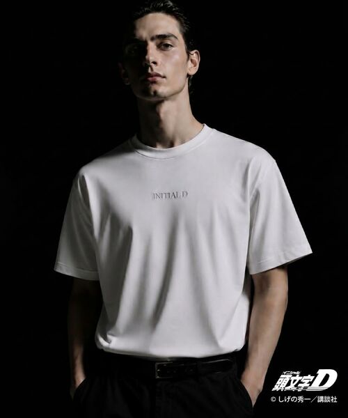 THE SHOP TK / ザ ショップ ティーケー Tシャツ | 頭文字D 別注 『フジワラ』 グラフィック半袖Tシャツ ステッカー&チャーム付き | 詳細2