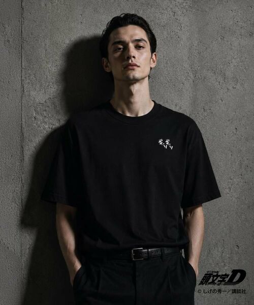 THE SHOP TK / ザ ショップ ティーケー Tシャツ | 頭文字D 別注 『タカハシ』 グラフィック半袖Tシャツ ステッカー&チャーム付き | 詳細4
