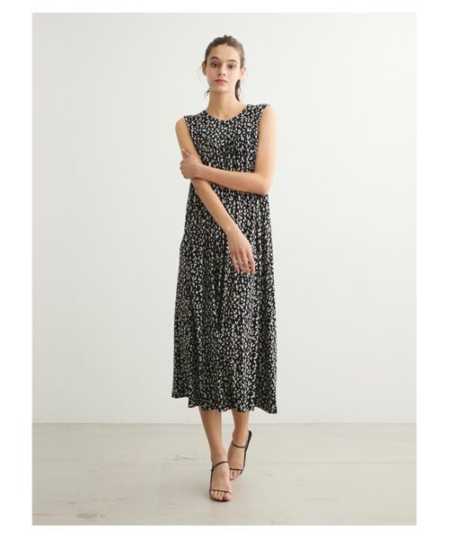 three dots / スリードッツ ドレス | Travel line flair dress | 詳細7