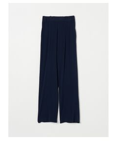 Travel line tuck pant