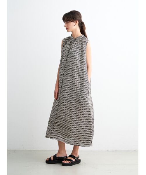 three dots / スリードッツ ドレス | Silky twill gather dress | 詳細9