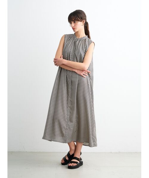 three dots / スリードッツ ドレス | Silky twill gather dress | 詳細6