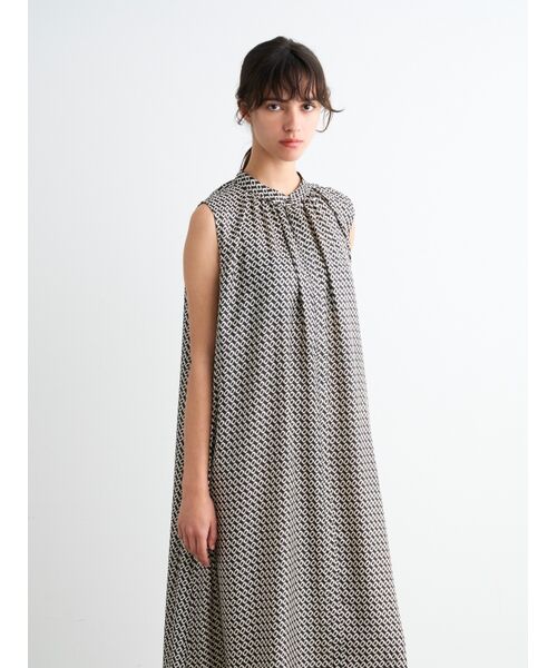 three dots / スリードッツ ドレス | Silky twill gather dress | 詳細7