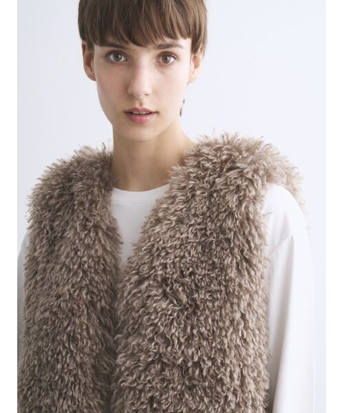 three dots / スリードッツ その他アウター | Wavy fur short gilet | 詳細17