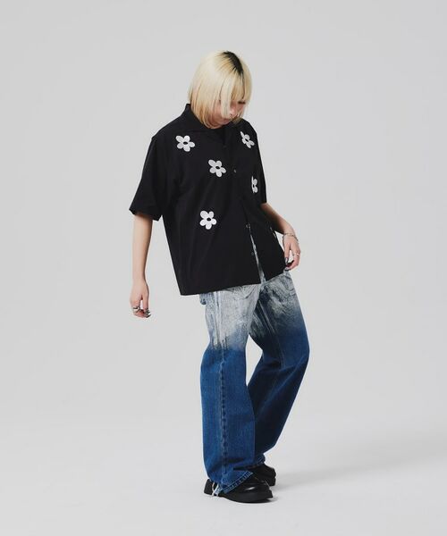 tk.TAKEO KIKUCHI / ティーケー タケオキクチ Tシャツ | K’Project by あゆた Graffiti Flower Shirt | 詳細18