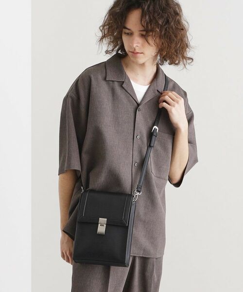 スクエアボックスショルダーバッグ（ユニセックスアイテム