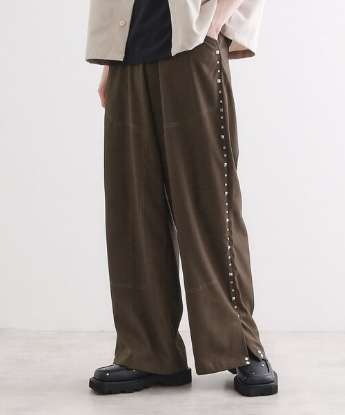 tk.TAKEO KIKUCHI / ティーケー タケオキクチ パンツ | スタッズスラックス(ブラウン(043))
