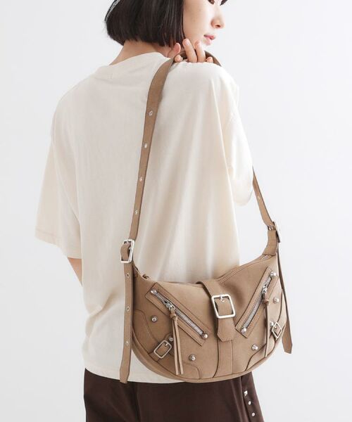 tk.TAKEO KIKUCHI / ティーケー タケオキクチ ショルダーバッグ | 【FANCYシリーズ】スタッズクレセントショルダーバッグ | 詳細19