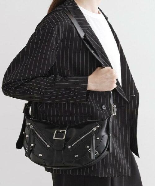 tk.TAKEO KIKUCHI / ティーケー タケオキクチ ショルダーバッグ | 【FANCYシリーズ】スタッズクレセントショルダーバッグ | 詳細2