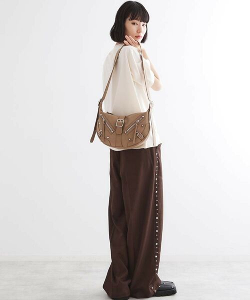 tk.TAKEO KIKUCHI / ティーケー タケオキクチ ショルダーバッグ | 【FANCYシリーズ】スタッズクレセントショルダーバッグ | 詳細20