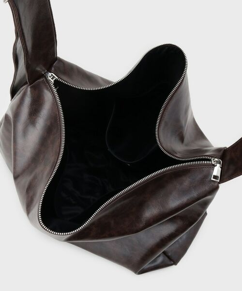 tk.TAKEO KIKUCHI / ティーケー タケオキクチ ショルダーバッグ | ルーズビッグショルダーバッグ／たすき掛け／ビッグ／A3サイズ収納可能 | 詳細12