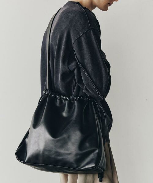 tk.TAKEO KIKUCHI / ティーケー タケオキクチ ショルダーバッグ | ルーズビッグショルダーバッグ／たすき掛け／ビッグ／A3サイズ収納可能 | 詳細24