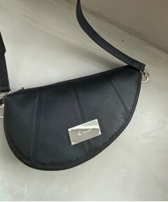 tk.TAKEO KIKUCHI / ティーケー タケオキクチ ショルダーバッグ | アシンメトリーハーフムーンショルダーバッグ