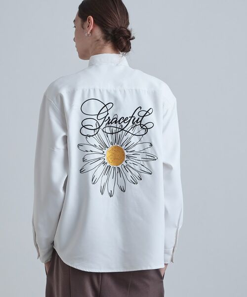 tk.TAKEO KIKUCHI / ティーケー タケオキクチ シャツ・ブラウス | バックデイジー刺繍シャツ（ホワイト(001)）