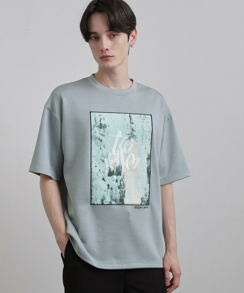 tk.TAKEO KIKUCHI / ティーケー タケオキクチ Tシャツ | コンシールドエンブロTシャツ（ブルー(091)）