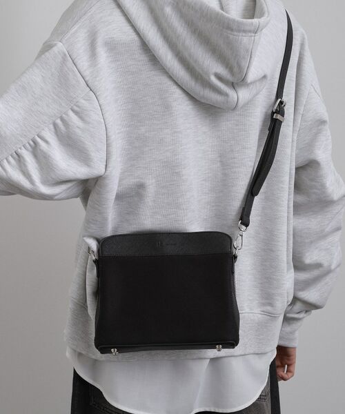 tk.TAKEO KIKUCHI / ティーケー タケオキクチ ショルダーバッグ | フラットショルダーバッグ（ブラック(519)）