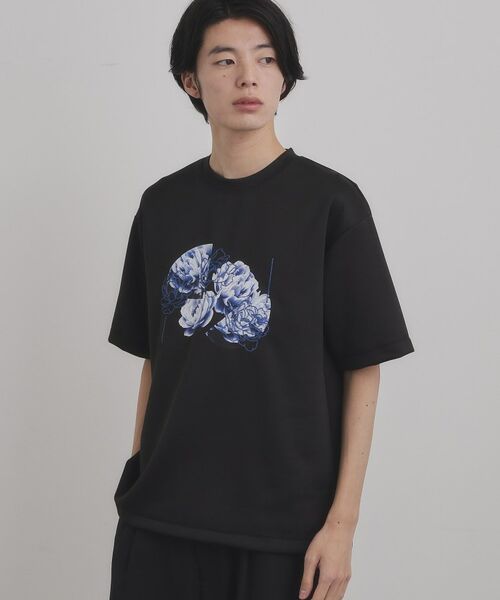 tk.TAKEO KIKUCHI / ティーケー タケオキクチ Tシャツ | フラワープリントTシャツ（ブラック(019)）