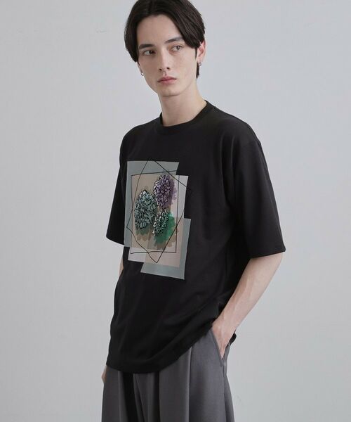 tk.TAKEO KIKUCHI / ティーケー タケオキクチ Tシャツ | フラワープリントTシャツ（ブラック(019)）