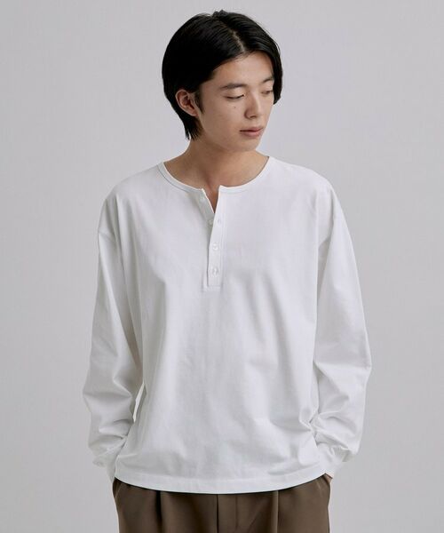 tk.TAKEO KIKUCHI / ティーケー タケオキクチ カットソー | ヘンリーネック長袖Tシャツ（ホワイト(001)）
