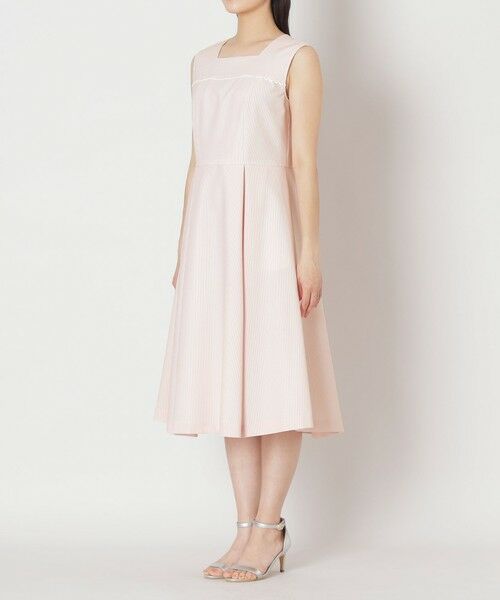 TO BE CHIC (大きいサイズ) / トゥー ビー シック (オオキイサイズ) ロング・マキシ丈ワンピース | 【L】シアサッカー ストライプワンピース | 詳細4