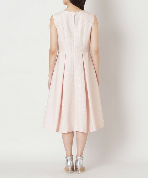 TO BE CHIC (大きいサイズ) / トゥー ビー シック (オオキイサイズ) ロング・マキシ丈ワンピース | 【L】シアサッカー ストライプワンピース | 詳細5