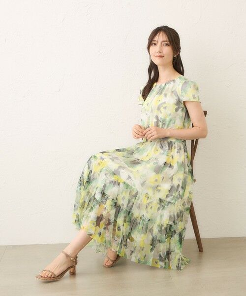 TO BE CHIC (大きいサイズ) / トゥー ビー シック (オオキイサイズ) ロング・マキシ丈ワンピース | 【L】ぼかしフラワー ティアードドレス | 詳細1