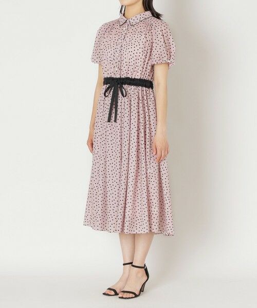 美品　大きいサイズ44 トゥービーシック　総柄プリーツワンピース 美品 大きいサイズ44 トゥービーシック 総柄プリーツワンピース