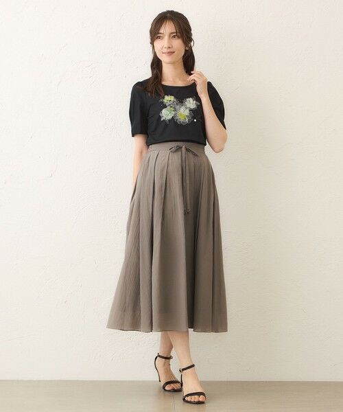 TO BE CHIC (大きいサイズ) / トゥー ビー シック (オオキイサイズ) その他トップス | 【L】ぼかしフラワーモチーフ プルオーバー | 詳細2