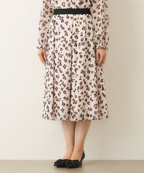 TO BE CHIC (大きいサイズ) / トゥー ビー シック (オオキイサイズ) ロング・マキシ丈スカート | 【L】アニマルフラワー タックフレアスカート | 詳細3