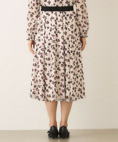 TO BE CHIC (大きいサイズ) / トゥー ビー シック (オオキイサイズ) ロング・マキシ丈スカート | 【L】アニマルフラワー タックフレアスカート | 詳細4