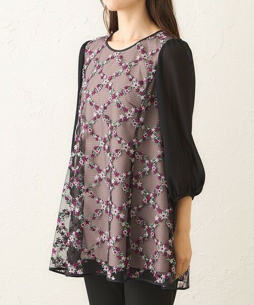 TO BE CHIC (大きいサイズ) / トゥー ビー シック (オオキイサイズ) その他トップス | 【L】フラワー刺しゅう チュニックブラウス | 詳細3