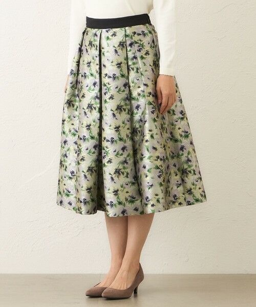 TO BE CHIC (大きいサイズ) / トゥー ビー シック (オオキイサイズ) ロング・マキシ丈スカート | 【L】アンティークフラワー刺しゅう タックスカート | 詳細4