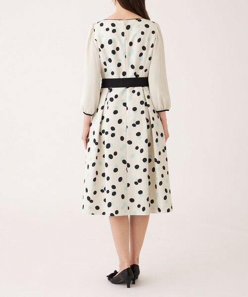 TO BE CHIC (大きいサイズ) / トゥー ビー シック (オオキイサイズ) ロング・マキシ丈ワンピース | 【L】ランダムドット ワンピース | 詳細6