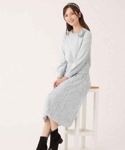 TO BE CHIC (大きいサイズ) / トゥー ビー シック (オオキイサイズ) その他トップス | 【L】ニットコサージュ プルオーバー | 詳細1