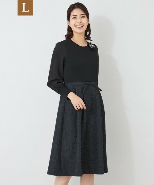 TO BE CHIC (大きいサイズ) / トゥー ビー シック (オオキイサイズ) ロング・マキシ丈ワンピース | 【L】ふくれジャカードニットコンビ ドレス（ブラック）