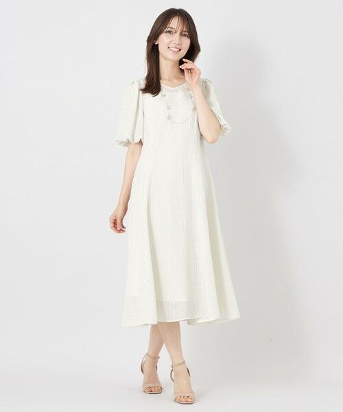 TO BE CHIC (大きいサイズ) / トゥー ビー シック (オオキイサイズ) ロング・マキシ丈ワンピース | 【L】サテンサッカーライン ワンピース | 詳細2