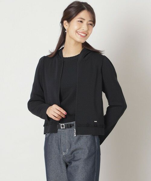 TO BE CHIC/トゥー ビー シック レーヨンナイロン フリルフーディー ニット ブラック1 42 TO BE CHIC/トゥー ビー シック レーヨンナイロン フリルフーディー ニット ブラック1 42