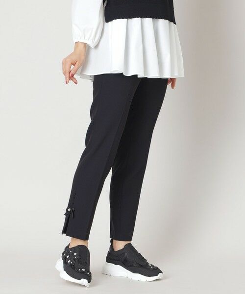 TO BE CHIC/トゥー ビー シック ボディシェル スリムパンツ ブラック1 42 TO BE CHIC/トゥー ビー シック ボディシェル スリムパンツ ブラック1 42