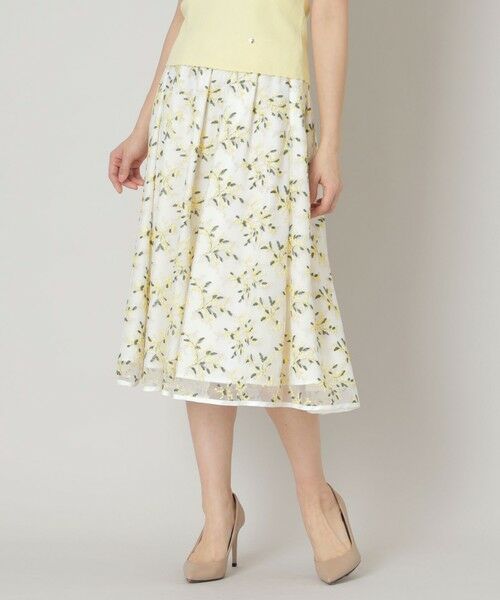TO BE CHIC/トゥー ビー シック ミモザチュール タックスカート オフホワイト1 38 TO BE CHIC/トゥー ビー シック ミモザチュール タックスカート オフホワイト1 38