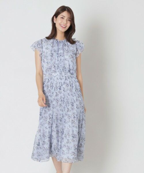 TO BE CHIC/トゥー ビー シック フラワーリボンプリント ギャザードレス サックスブルー1 40 TO BE CHIC/トゥー ビー シック フラワーリボンプリント ギャザードレス サックスブルー1 40