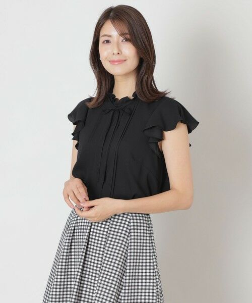 新品TO BE CHIC フリル付き黒半袖トップス 40 新品TO BE CHIC フリル付き黒半袖トップス 40 - メルカリ